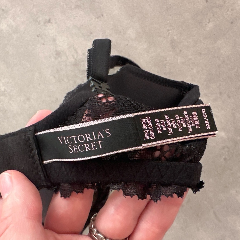Victoria's Secret Dream Angels Black Bra | 32B | Punk | Lace | Whimsical Goth - Picture 9 of 12